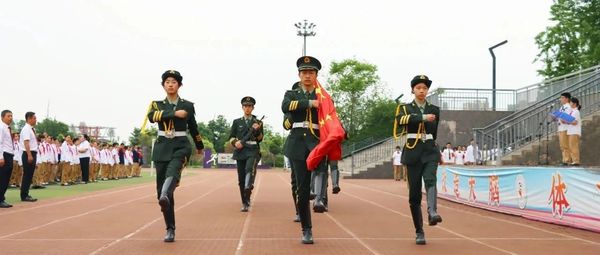 文章附图